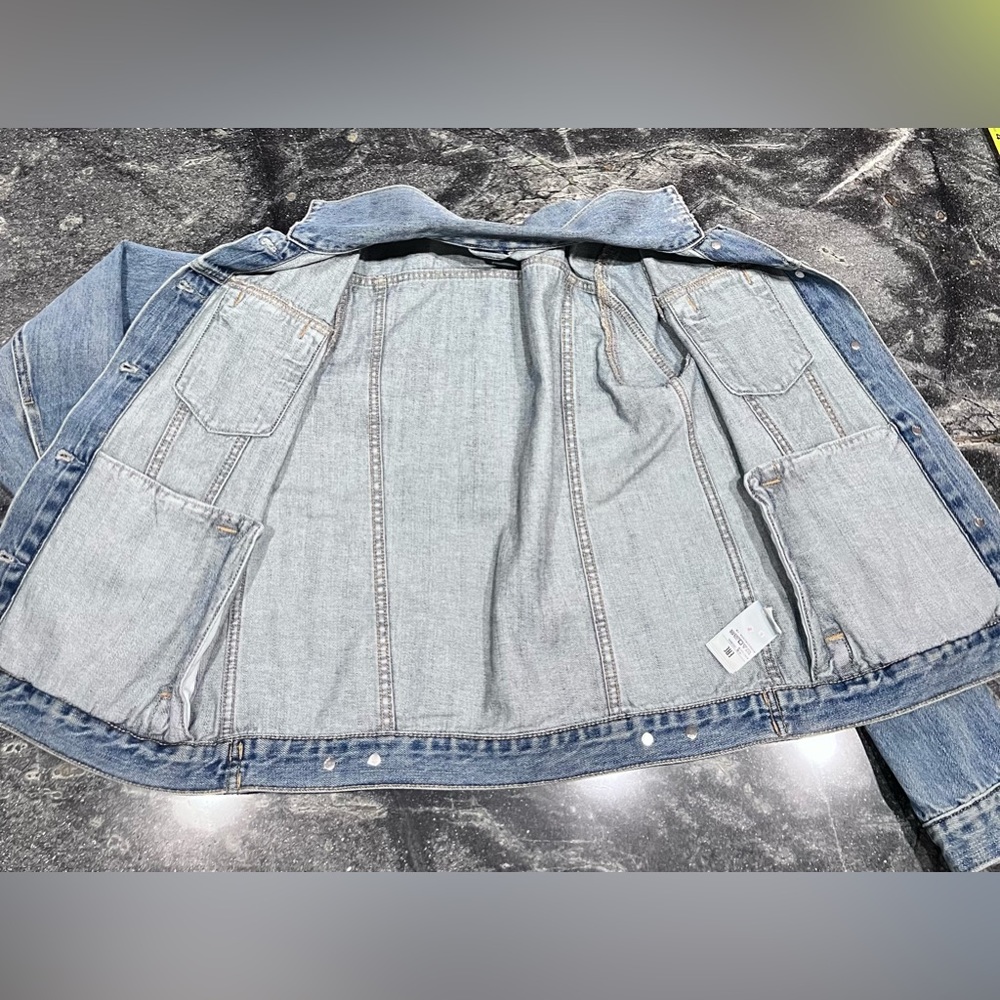 NWOT GAP Women’s Denim Jacket | Small - Picture 7 of 9